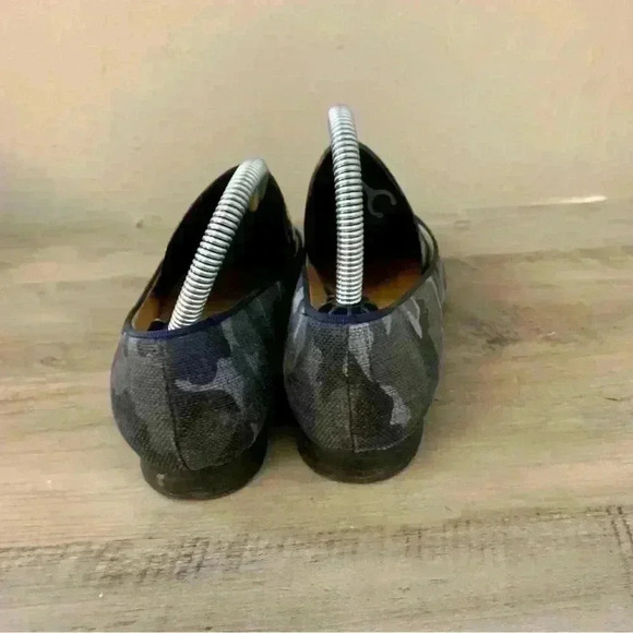 Anthropologie Jon Josef Gatsby Camo Print Pointed Toe Loafer Size 7M - Picture 4 of 7